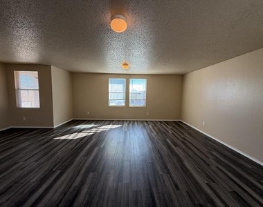 3625 Clydesdale Drive - Photo Thumbnail 21