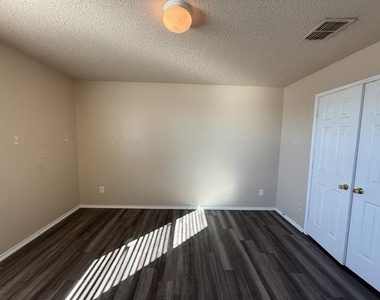 3625 Clydesdale Drive - Photo Thumbnail 22