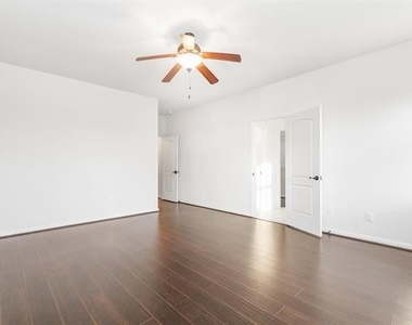 437 Lipizzan Lane - Photo Thumbnail 17