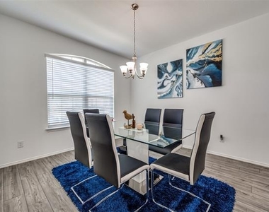 2328 Brightstone Drive - Photo Thumbnail 4