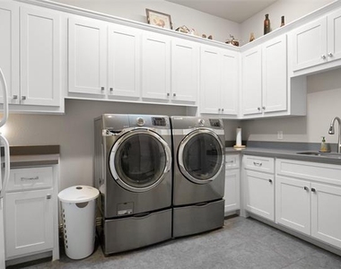 1132 Thornhill Way - Photo Thumbnail 8