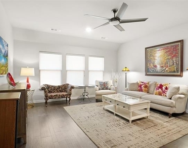 1132 Thornhill Way - Photo Thumbnail 14