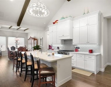 1132 Thornhill Way - Photo Thumbnail 3