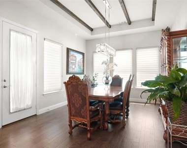 1132 Thornhill Way - Photo Thumbnail 4