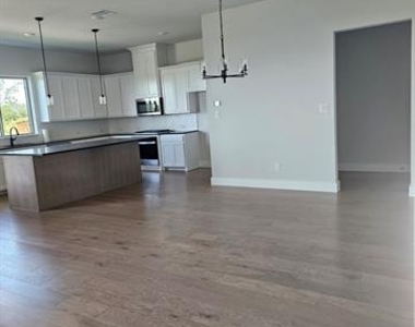 221 Chestnut Street - Photo Thumbnail 5