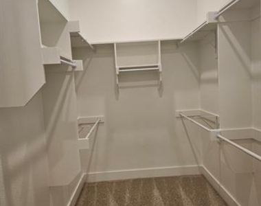 221 Chestnut Street - Photo Thumbnail 16