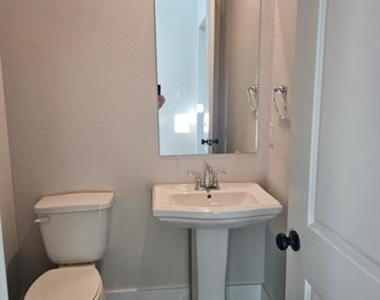 221 Chestnut Street - Photo Thumbnail 3