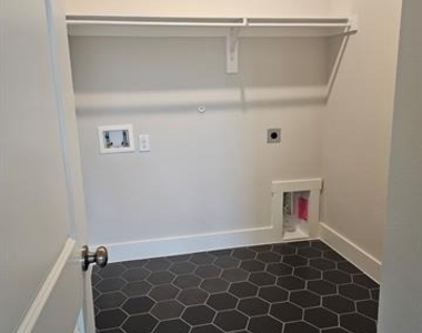 221 Chestnut Street - Photo Thumbnail 11