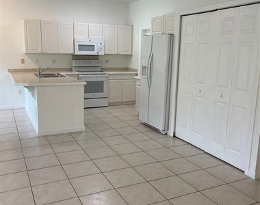 713 Ne 4th Street - Photo Thumbnail 12