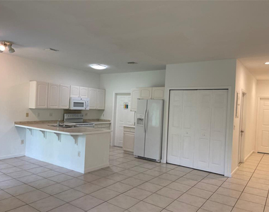 713 Ne 4th Street - Photo Thumbnail 7