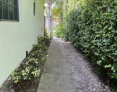 713 Ne 4th Street - Photo Thumbnail 5