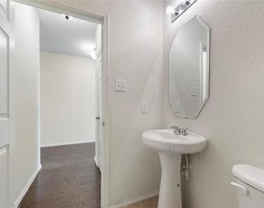2239 Heaton Street - Photo Thumbnail 3