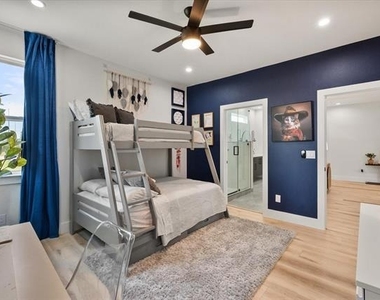 4029 Ivanhoe Lane - Photo Thumbnail 26