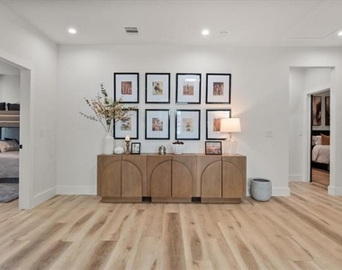 4029 Ivanhoe Lane - Photo Thumbnail 14