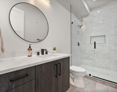 4029 Ivanhoe Lane - Photo Thumbnail 11