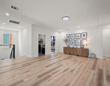 4029 Ivanhoe Lane - Photo Thumbnail 12