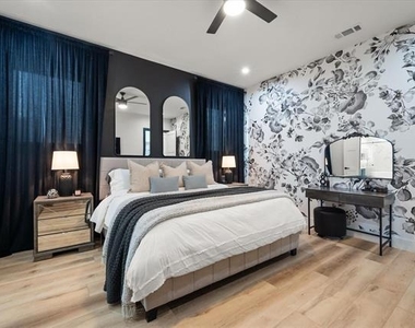 4029 Ivanhoe Lane - Photo Thumbnail 9