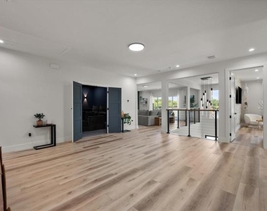 4029 Ivanhoe Lane - Photo Thumbnail 15