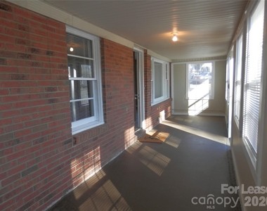 67 Barber Street Nw - Photo Thumbnail 3