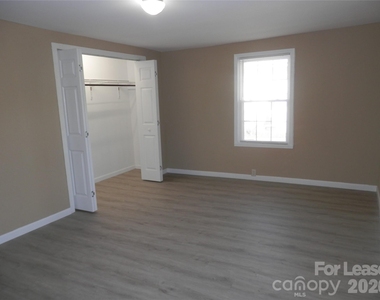 67 Barber Street Nw - Photo Thumbnail 7