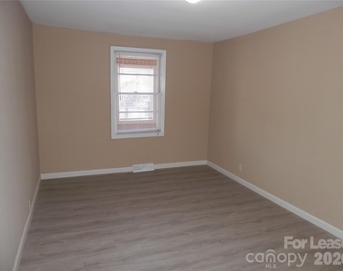 67 Barber Street Nw - Photo Thumbnail 10