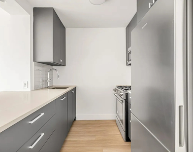 West 42nd Street, New York, NY 10036 - Photo Thumbnail 3