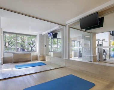 West 43rd Street, New York, NY 10036 - Photo Thumbnail 5