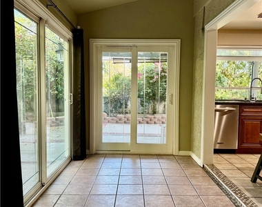 1228 Calle Vistaso - Photo Thumbnail 5
