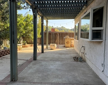 1228 Calle Vistaso - Photo Thumbnail 9