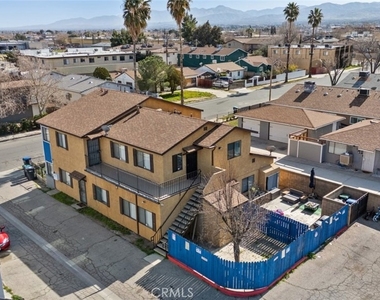 38501 Larkin Avenue - Photo Thumbnail 2