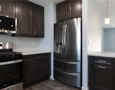 2737 Burly Ave - Photo Thumbnail 2