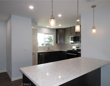 2737 Burly Ave - Photo Thumbnail 14