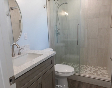 2737 Burly Ave - Photo Thumbnail 6