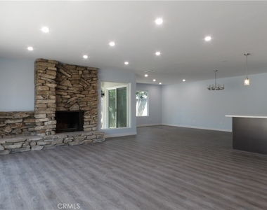 2737 Burly Ave - Photo Thumbnail 1