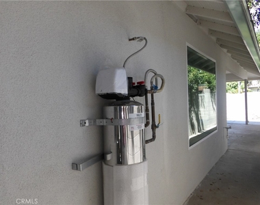 2737 Burly Ave - Photo Thumbnail 13