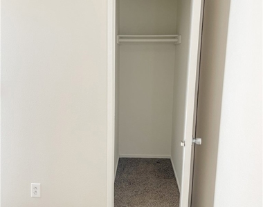 16701 Lynn Lane - Photo Thumbnail 6