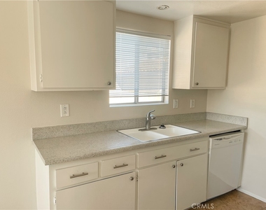16701 Lynn Lane - Photo Thumbnail 11