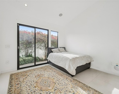 4607 Perham - Photo Thumbnail 50