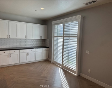 501 Villa Way - Photo Thumbnail 13