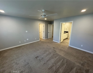 501 Villa Way - Photo Thumbnail 30