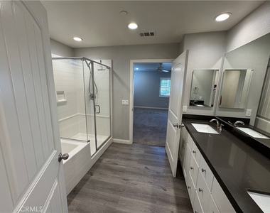 501 Villa Way - Photo Thumbnail 18