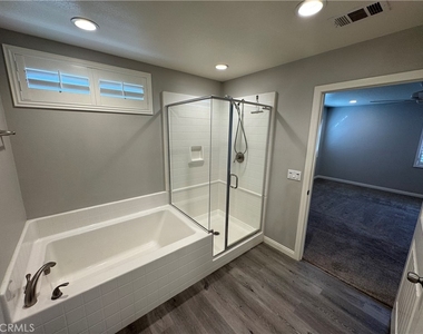 501 Villa Way - Photo Thumbnail 20