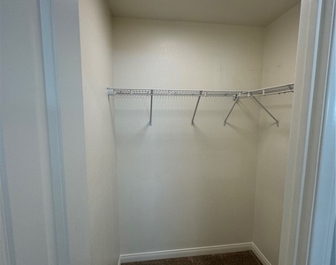 501 Villa Way - Photo Thumbnail 31