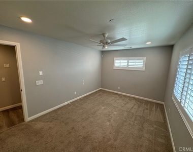 501 Villa Way - Photo Thumbnail 24