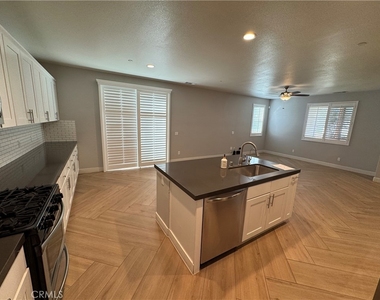 501 Villa Way - Photo Thumbnail 9