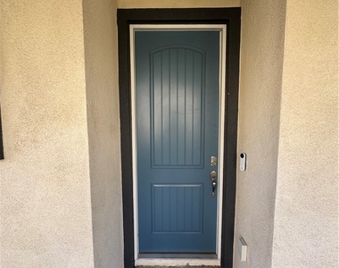 501 Villa Way - Photo Thumbnail 5