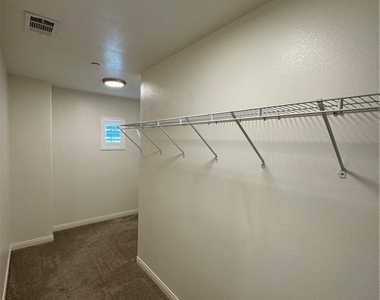 501 Villa Way - Photo Thumbnail 32