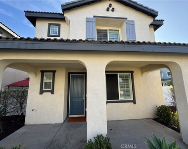 501 Villa Way - Photo Thumbnail 2