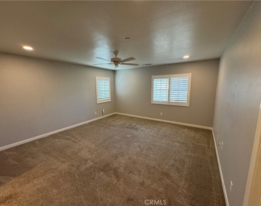 501 Villa Way - Photo Thumbnail 25
