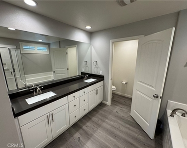 501 Villa Way - Photo Thumbnail 19